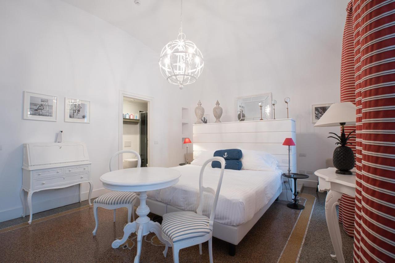 Hotel Marina Charming Rooms فينالي ليغوري الغرفة الصورة