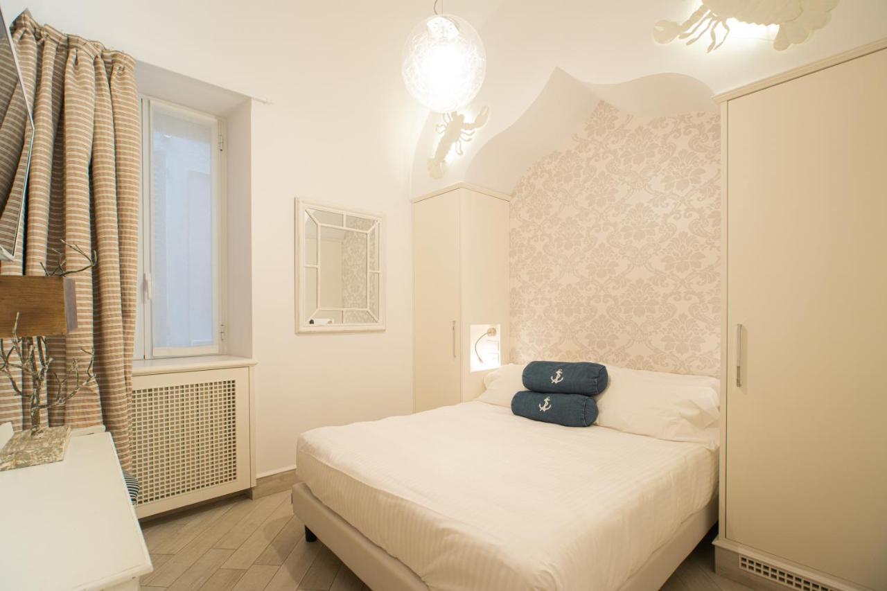 Hotel Marina Charming Rooms فينالي ليغوري المظهر الخارجي الصورة