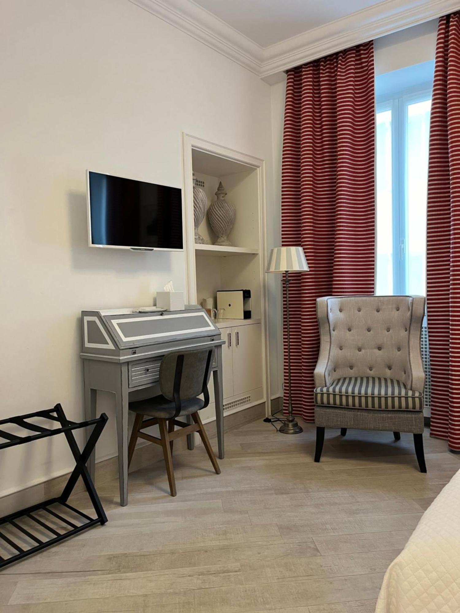 Hotel Marina Charming Rooms فينالي ليغوري المظهر الخارجي الصورة