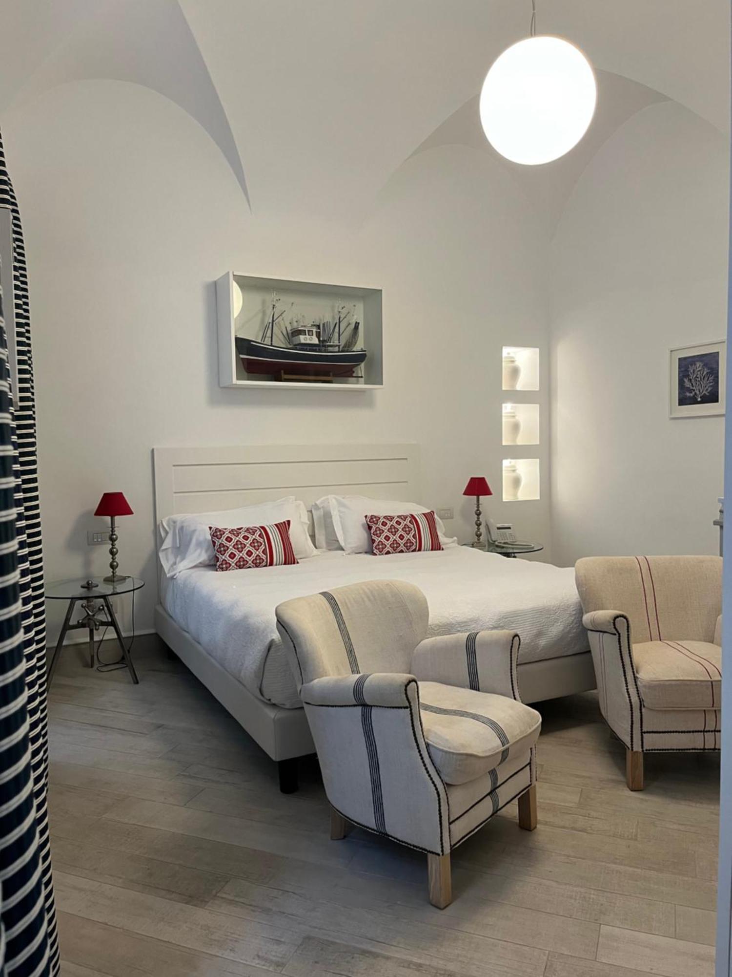 Hotel Marina Charming Rooms فينالي ليغوري المظهر الخارجي الصورة