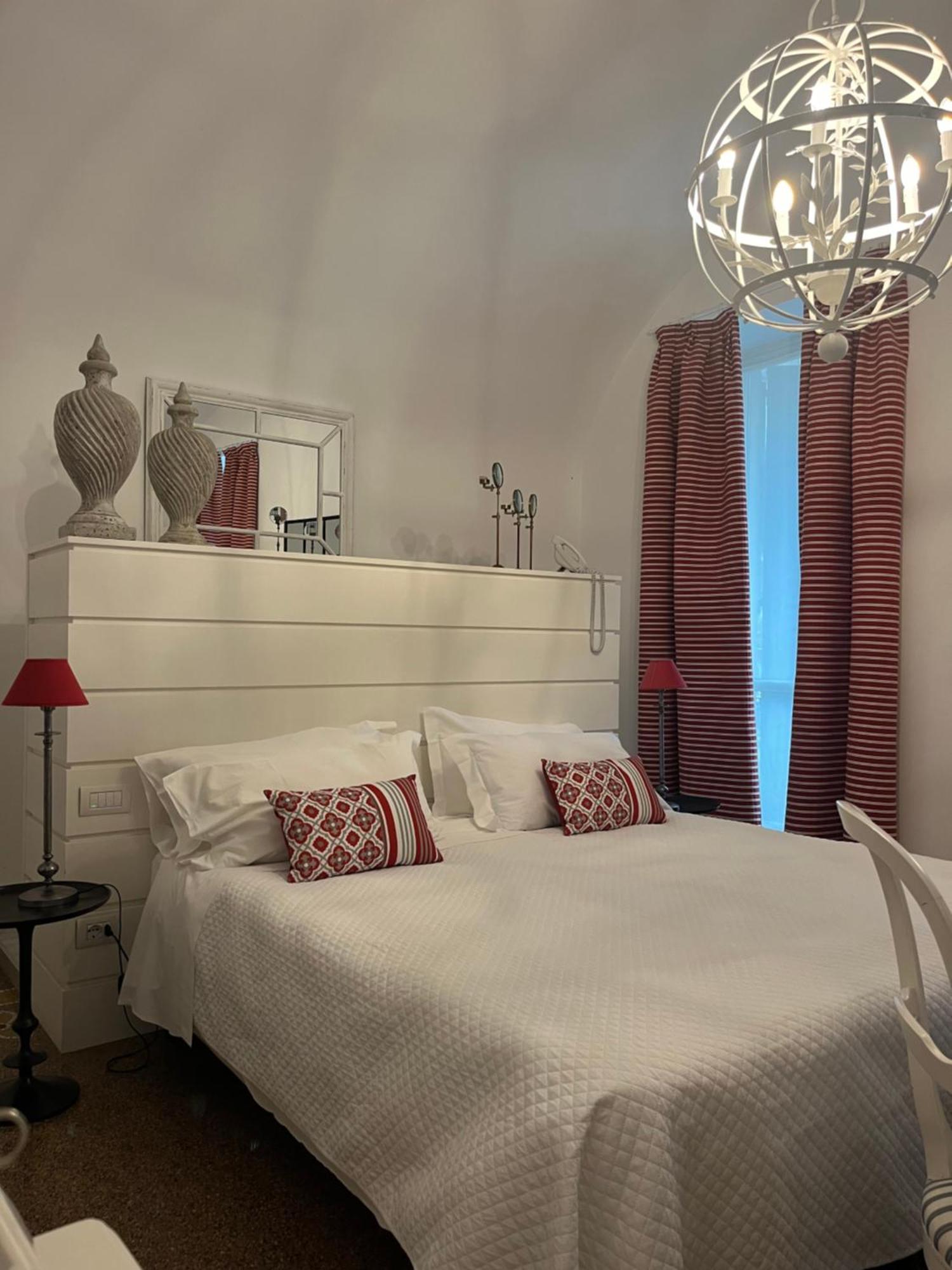 Hotel Marina Charming Rooms فينالي ليغوري المظهر الخارجي الصورة